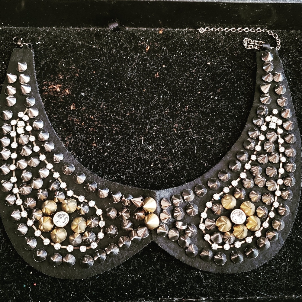 Studded felt choker
